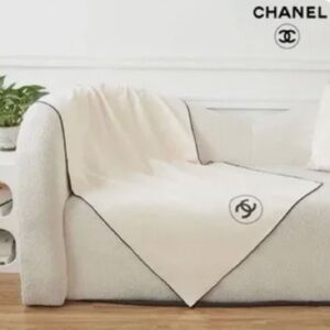 Chanel Beauté Logo Throw